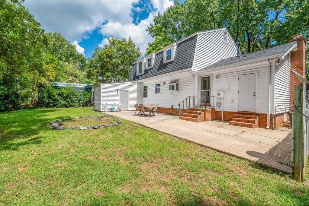 Spotless 4Br Near Clt Uptown, Fast Wi-Fi Apartment Шарлът Екстериор снимка